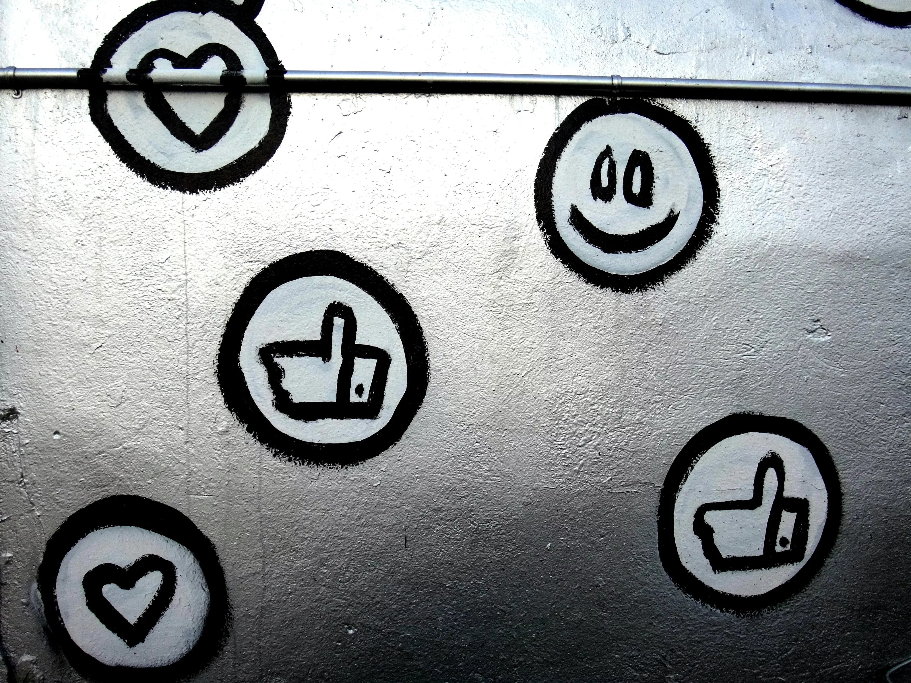 /images/social-icons.webp